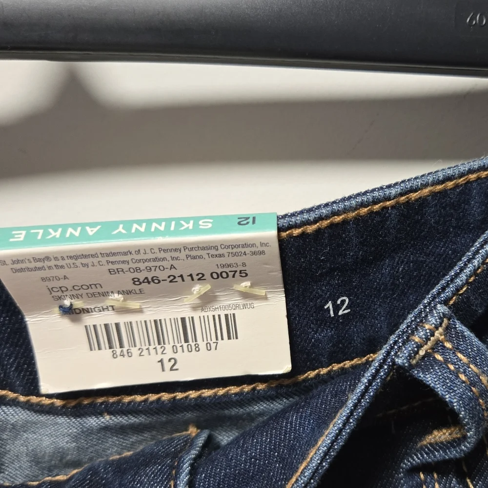 NWT St. John's Bay Skinny Ankle Jeans Size 12 Dark Wash Midrise Slimming Panel